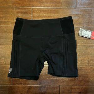 Lucky Seven Shorts